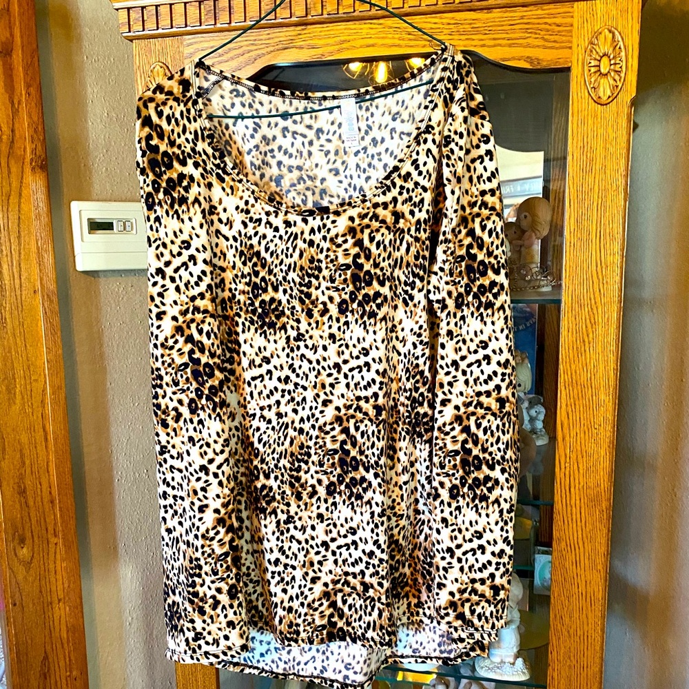 Lularoe Women’s Top Size Large